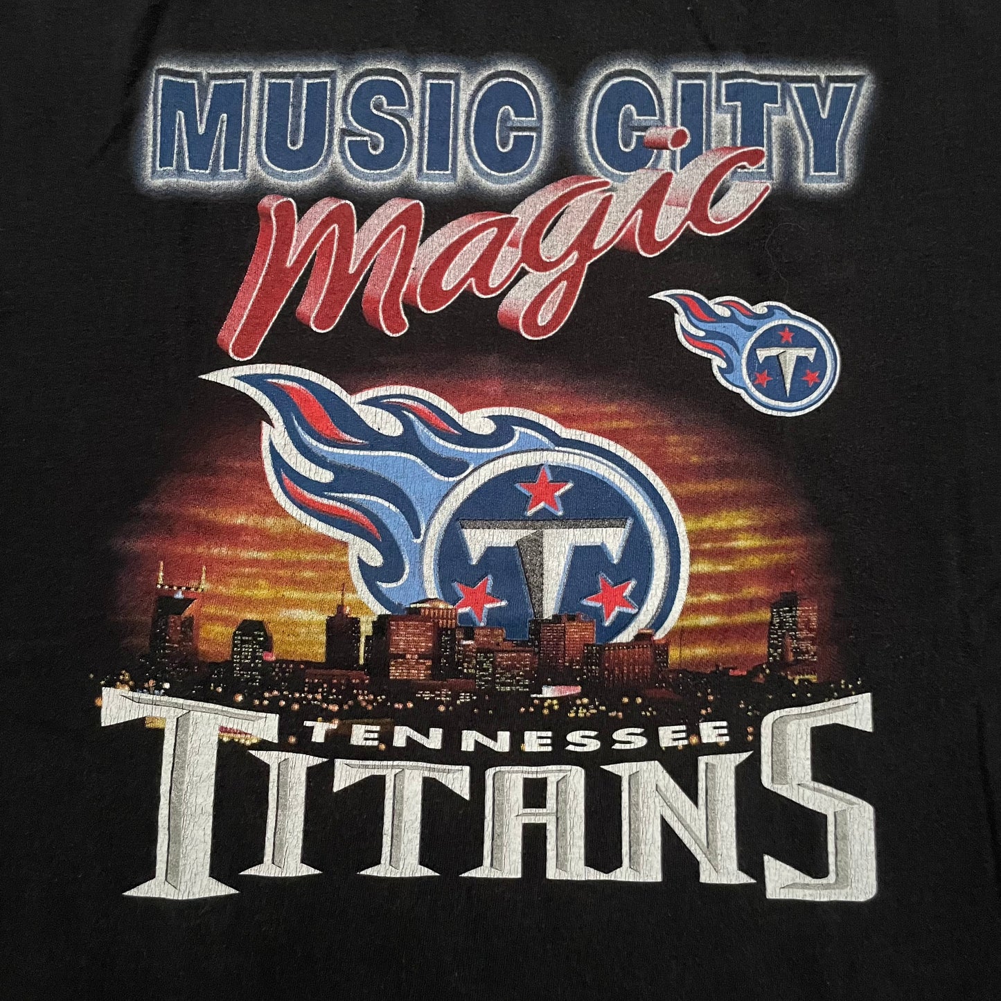 Tennessee Titans Vintage Music City True Fan skyline shirt size XL