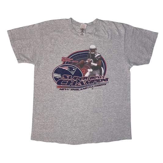 New England Patriots Vintage Tom Brady Shirt size LARGE
