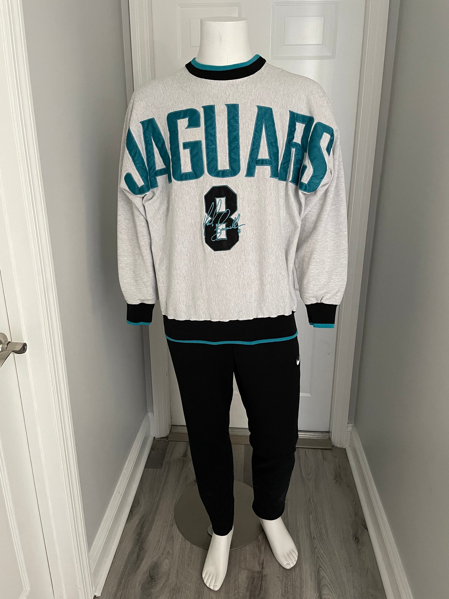 Jacksonville Jaguars EMBROIDERED sweatshirt size LARGE