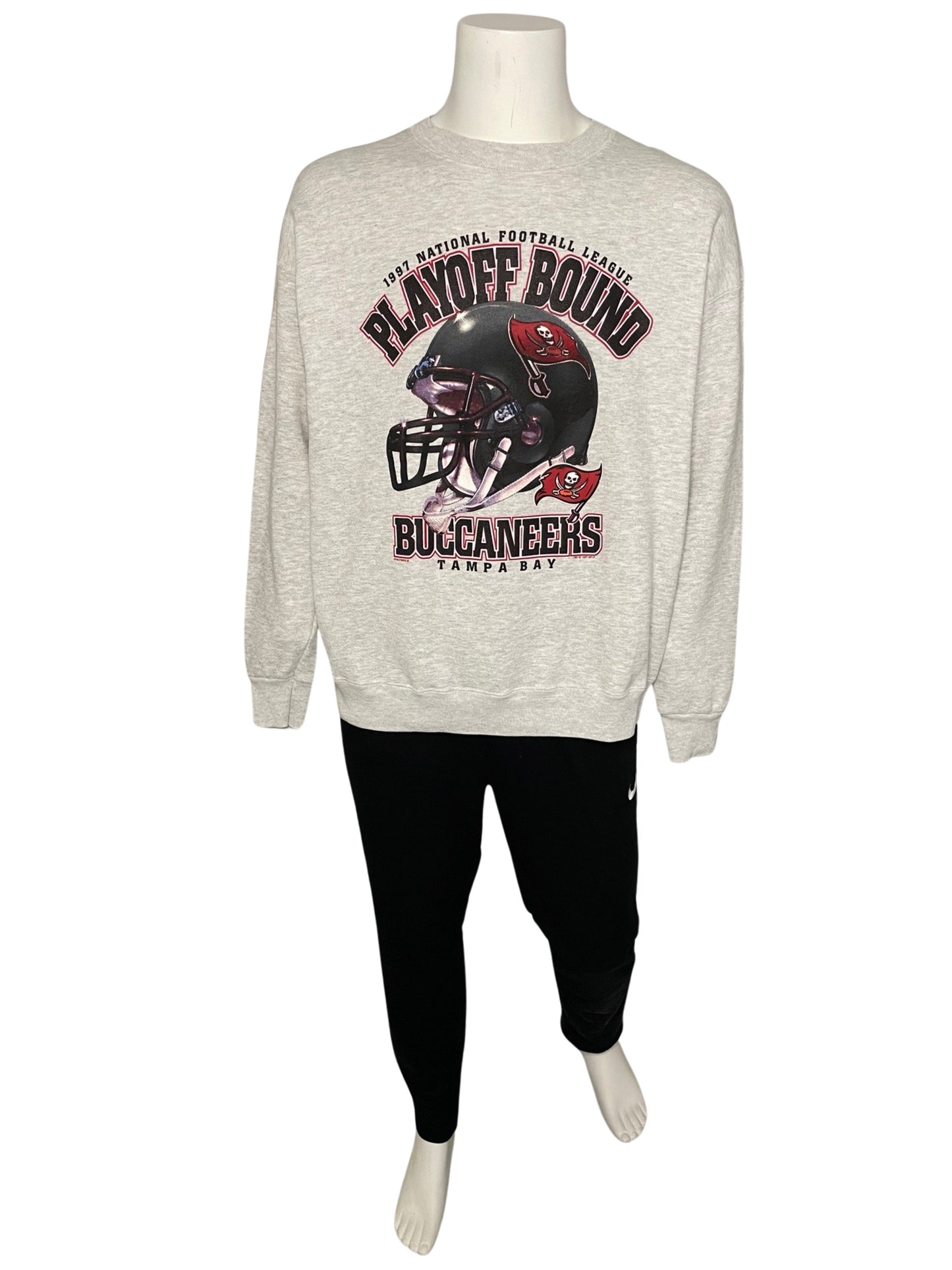 Vintage Tampa Bay Buccaneers 1997 NUTMEG sweatshirt
